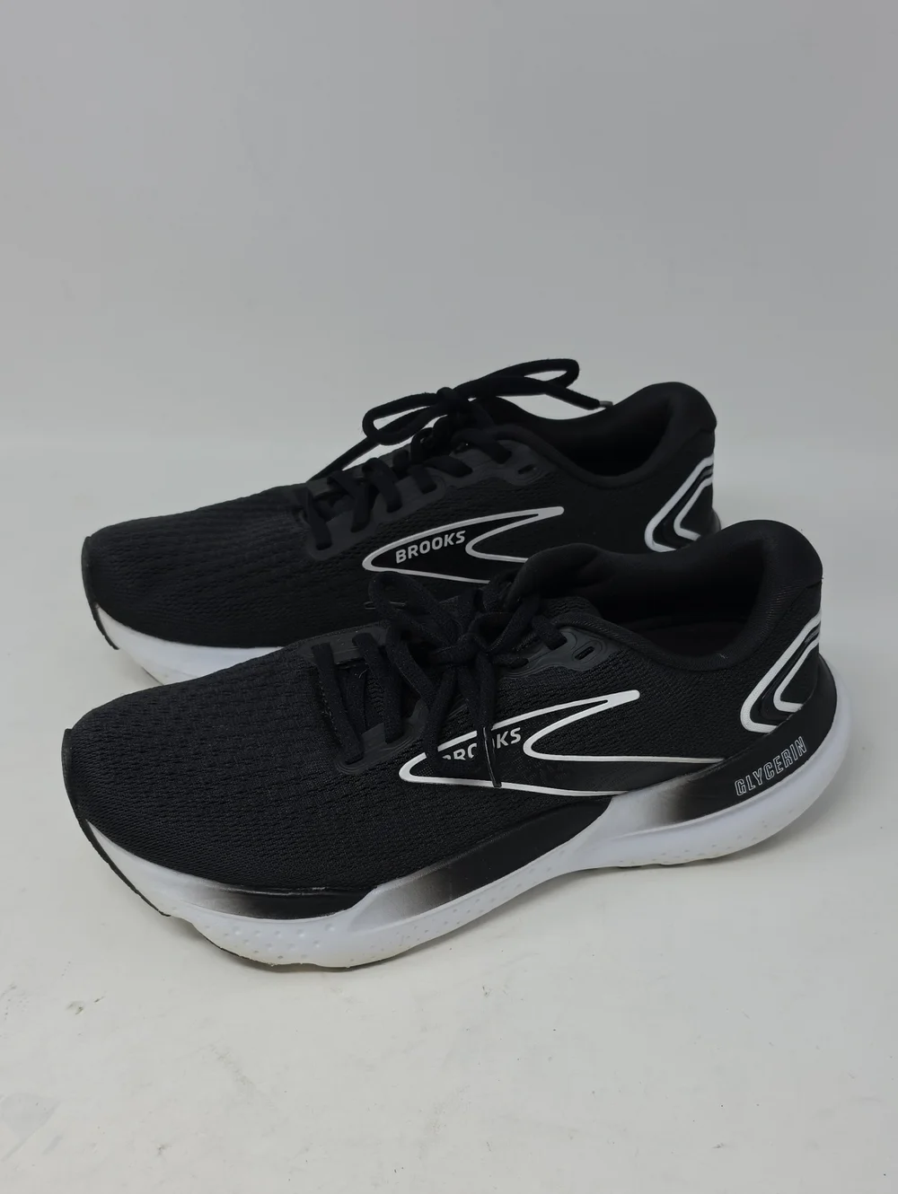 Brooks Glycerin Black and White Women's Athletic Running Shoes Size 8.5